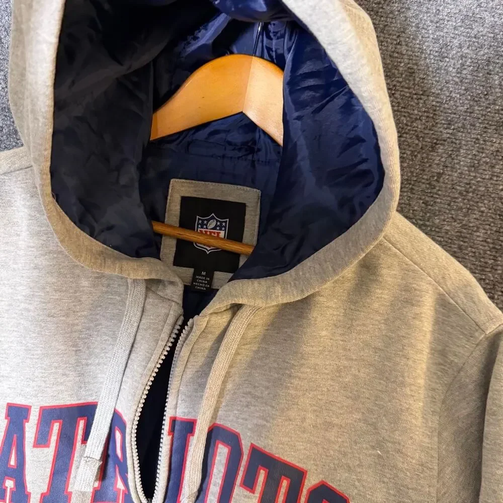 New With Tag New England Patriots Zip Up Blanket Lined Size Medium NFL Football